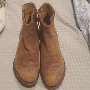 SHYANNE Rustic Booties Size 6 1/2 (#25)